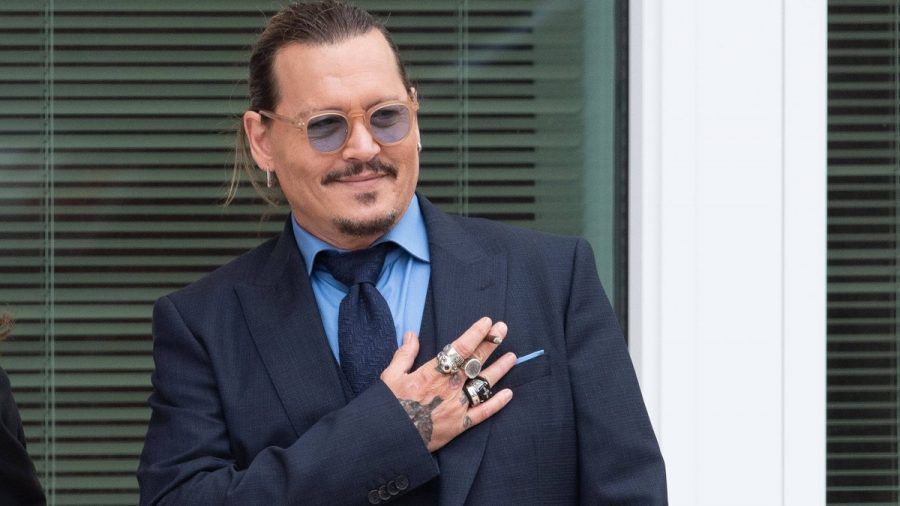 Johnny Depp Ende Mai vor dem Gerichtsgebäude, in dem sein Verleumdungsprozess gegen Amber Heard stattfand. (wue/spot)