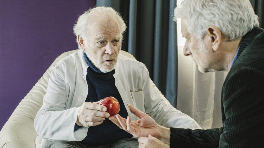 Im "Tatort: Flash" verkörpert Peter Franke den an Demenz leidenden Dr. Norbert Prinz (l.). (amw/spot)