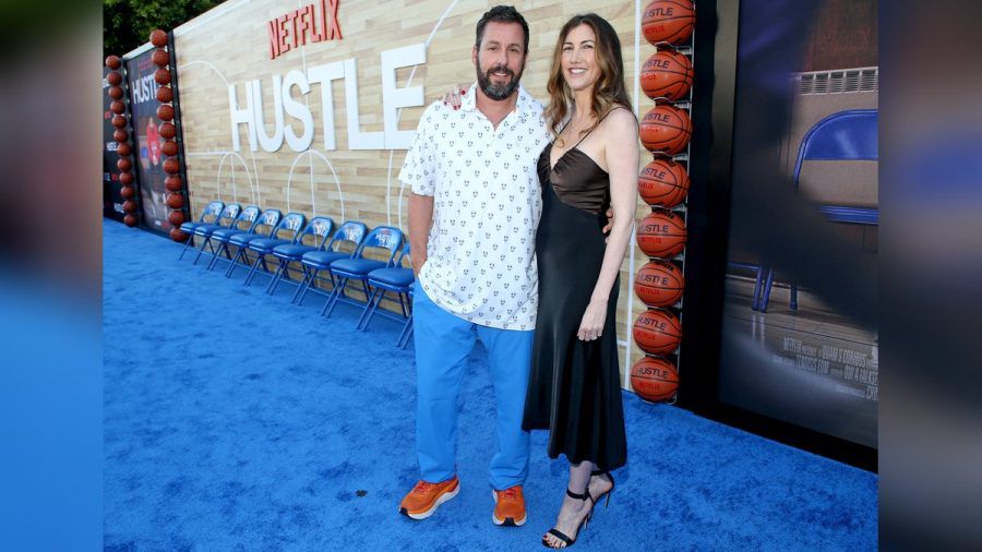 Adam und Jackie Sandler bei der Premiere zum Film "Hustle". (ntr/spot)