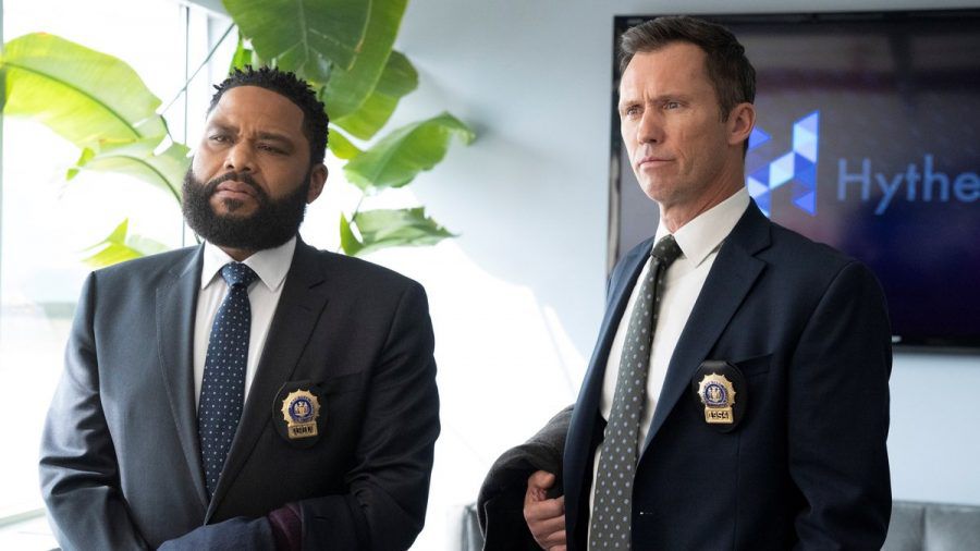Die Stars von "Law & Order": Anthony Anderson als Detective Kevin Bernard (l.) und Jeffrey Donovan als Detective Frank Cosgrove. (smi/spot)