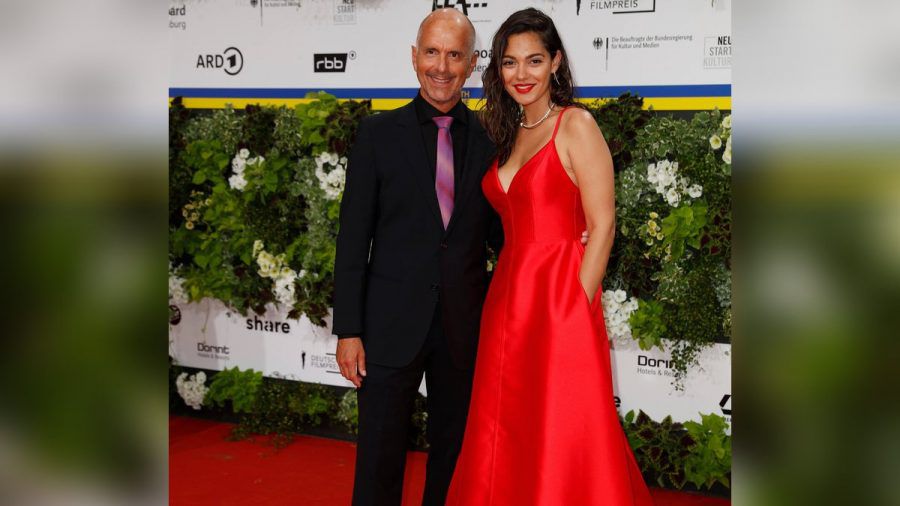 Schauspielerin Nilam Farooq mit ihrem "Contra"-Kollegen Christoph Maria beim Deutschen Filmpreis. (ili/spot)
