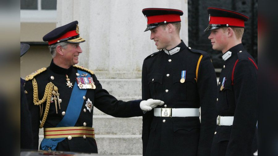 Jetzt sind sie nur noch selten gemeinsam zu sehen: Prinz Charles mit seinen Söhnen William und Harry. (hub/spot)