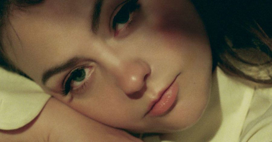 Die Sängerin und Songschreiberin Angel Olsen verarbeitet mit ihrem neuen Songs Gefühle der Trauer.
