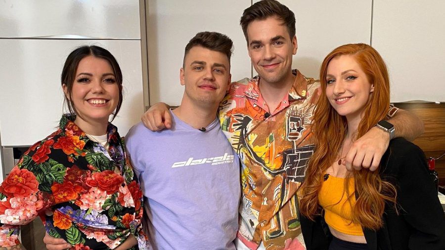 Malwanne, Papaplatte, MAX und Lara Loft (v.l.n.r.) kochen bei "Das perfekte Promi-Dinner". (nra/spot)