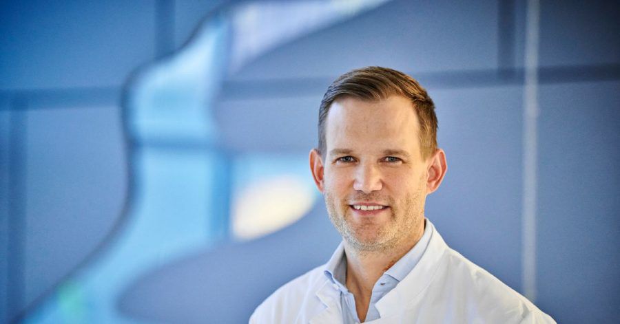 Der Bonner Virologe Professor Hendrik Streeck warnt vor Public Viewings bei der WM.