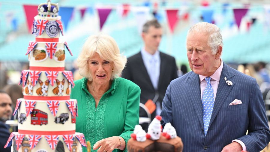 Prinz Charles und Herzogin Camilla beim Jubiläums-Lunch. (hub/spot)