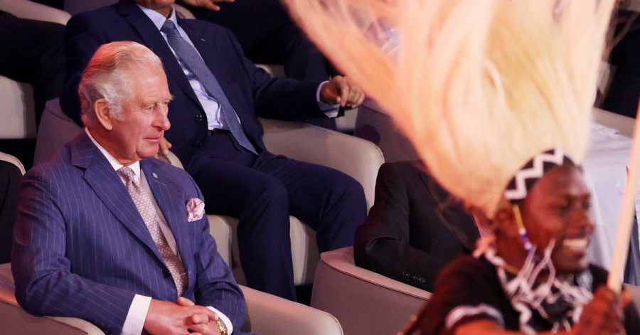 Der britische Prinz Charles verfolgt den Auftritt traditioneller Tänzer während der Eröffnungszeremonie des Treffens der Regierungschefs des Commonwealth (CHOGM).