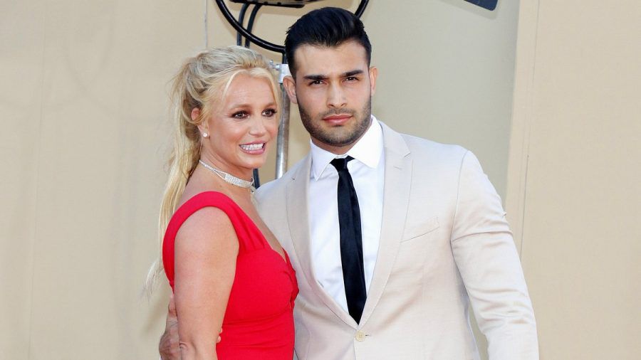 Britney Spears und Sam Asghari auf dem roten Teppich. (mia/spot)