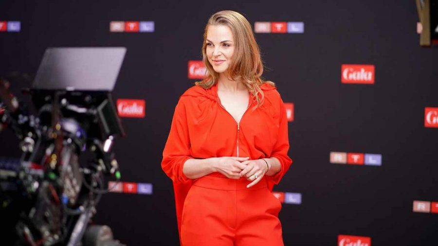 Annika Lau moderiert "Gala"