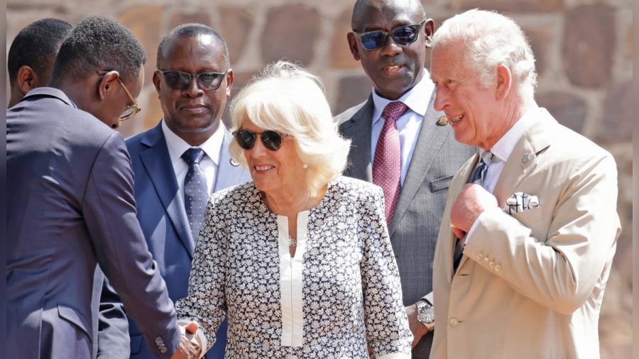 Herzogin Camilla und Prinz Charles beim Empfang in Ruanda. (dr/spot)