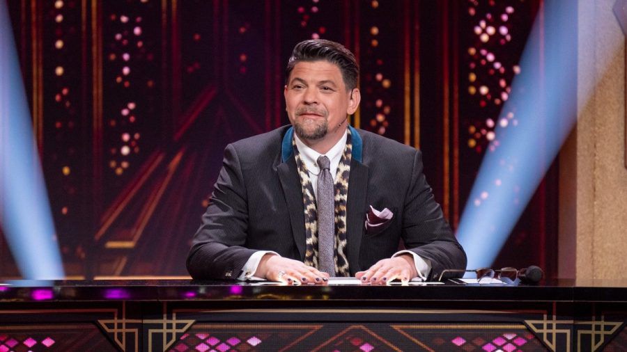 Tim Mälzer führt durch "Viva la Diva - Wer ist die Queen?". (jru/spot)
