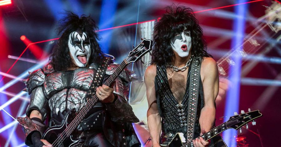 Immer noch in Topform: Gene Simmons (l) und Paul Stanley von Kiss heizen Dortmund ein.