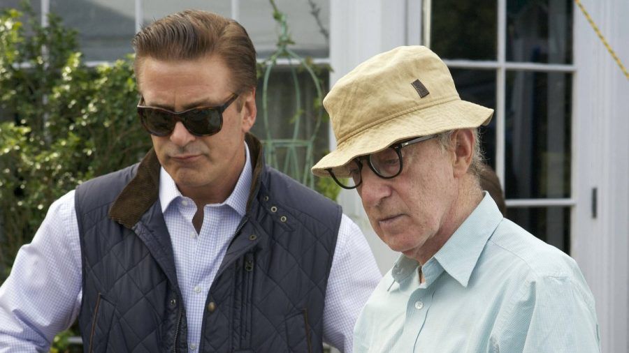 Alec Baldwin (l.) und Woody Allen 2013 am Set von "Blue Jasmine". (smi/spot)
