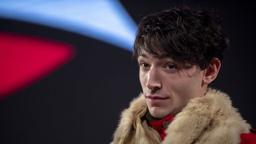 Ezra Miller auf dem roten Teppich