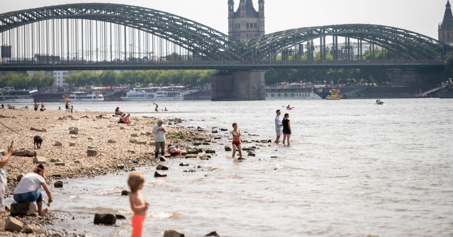 Hohe Temperaturen haben auch die Menschen in Köln ins Schwitzen gebracht.