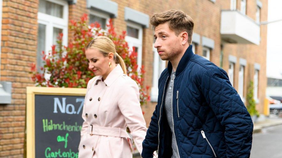 "Alles was zählt": Isabelle sucht Hilfe bei Yannick. (cg/spot)