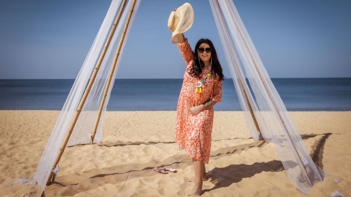 Iris Klein am Strand von Kampf der Realitystars.