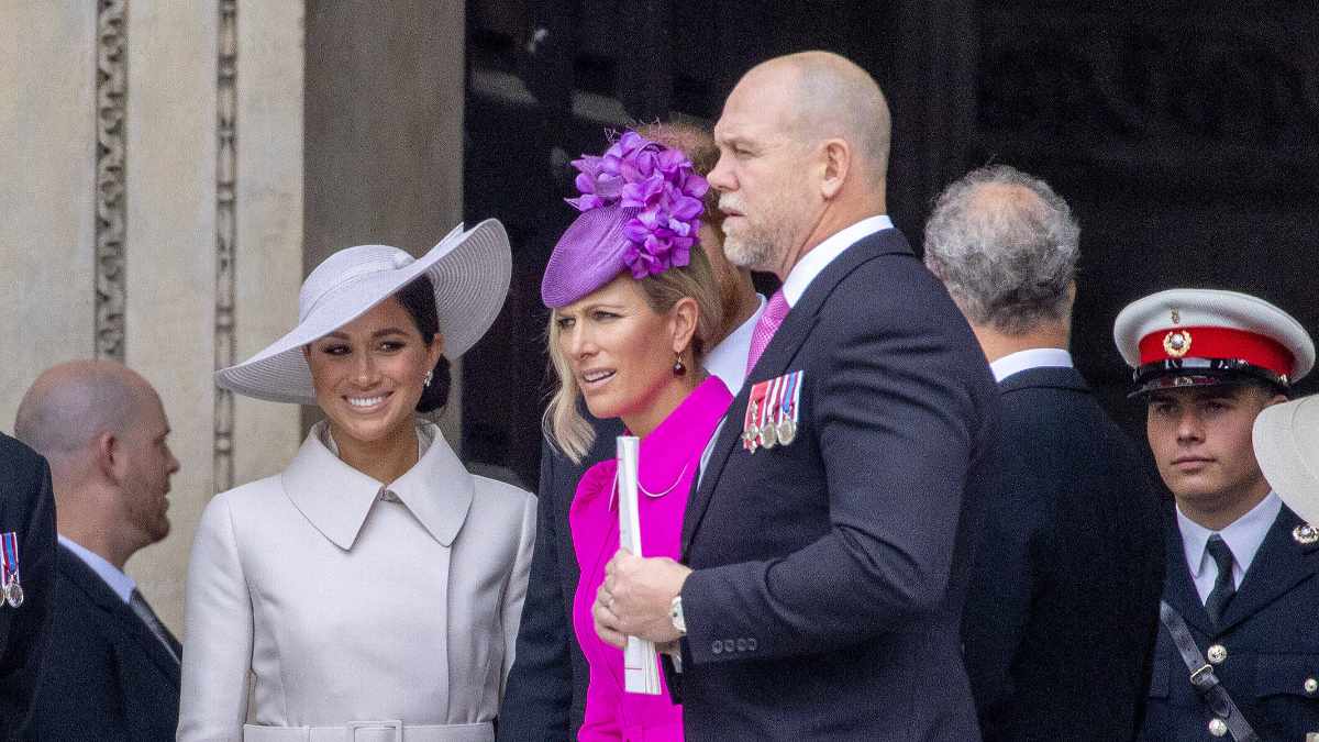 Scherzkeks: Prinzessin Annes Schwiegersohn mischt das Netz mit diesem lila Hut auf