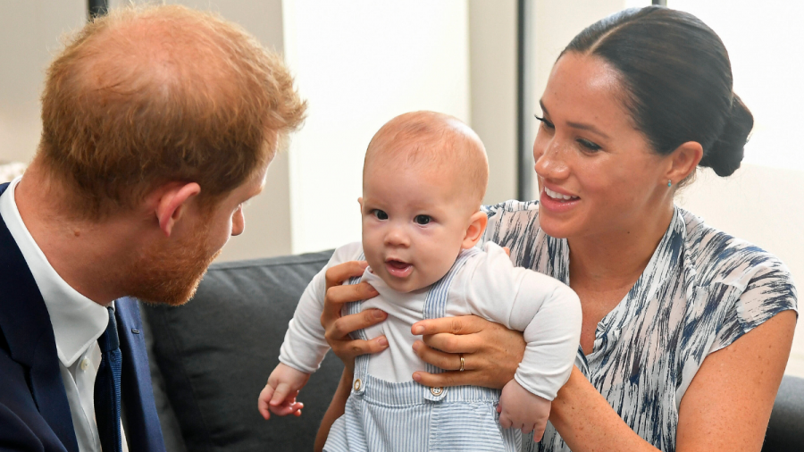 Baby Archie mit seinen Eltern Prinz Harry und Meghan Markle