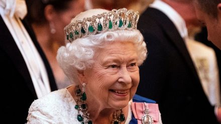 Queen Elizabeth II im Buckingham Palace