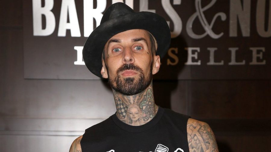Travis Barker musste in der vergangenen Woche ins Krankenhaus. (eee/spot)