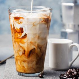 Fast jede Nation trinkt im Sommer eine Variation kalten Kaffees. (ncz/spot)