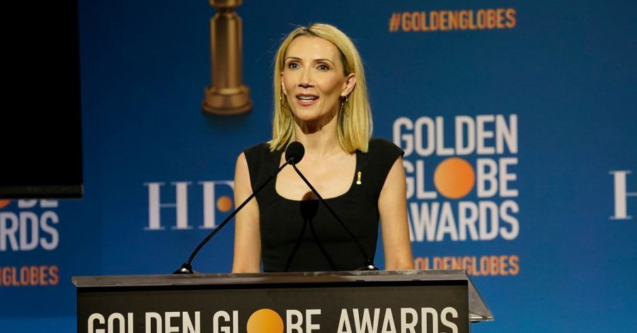 Helen Hoehne, Präsidentin der Hollywood Foreign Press Association, spricht bei der Nominierungsveranstaltung für die 79. jährlichen Golden Globe Awards im Beverly Hilton Hotel.