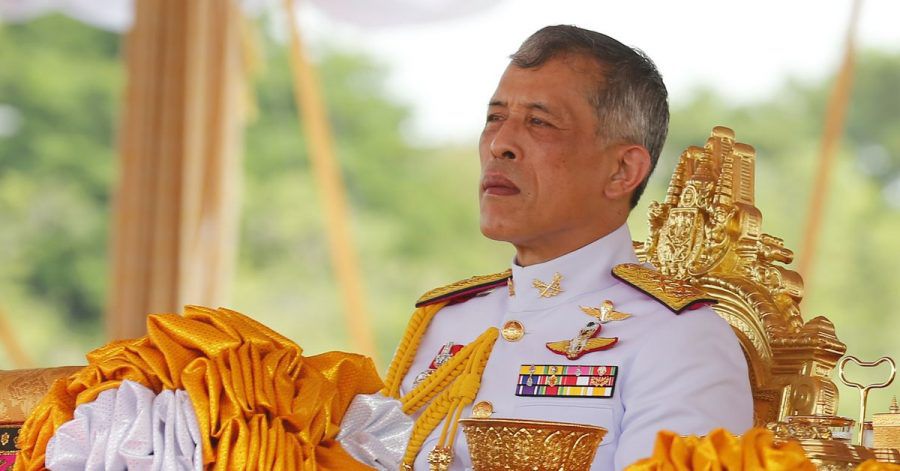 Thailands König Maha Vajiralongkorn nimmt an der Zeremonie anlässlich des Beginns der Anbausaison für Reis teil (2019). Nun wird er 70.