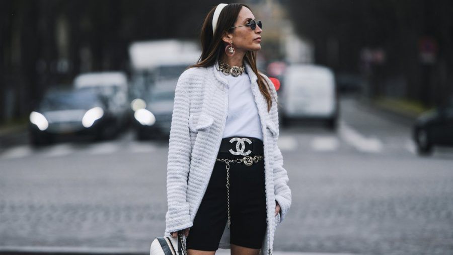 Biker Shorts tragen wir diesen Sommer zu jeder Gelegenheit - egal ob casual in der Freizeit oder elegant im Büro. (the/spot)