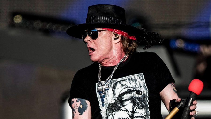 Axl Rose hatte zuletzt wohl mit Stimmproblemen zu kämpfen. (wue/spot)