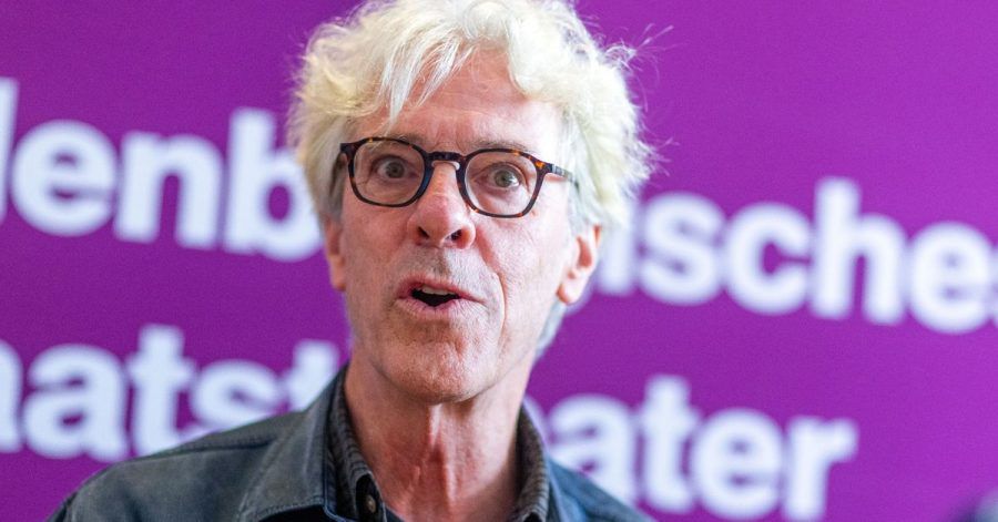 Der Schlagzeuger und Komponist Stewart Copeland hat mit dem Altern keine Probleme.