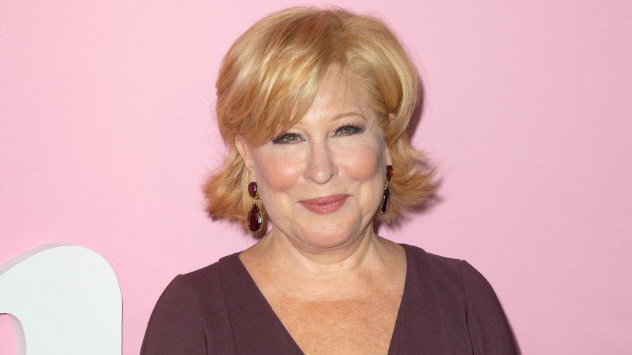 Bette Midler verteidigt einen von ihr abgesetzten Tweet. (tae/spot)