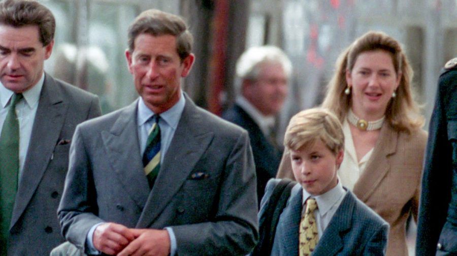 Prinz Charles (l.) mit Prinz William und Alexandra Pettifer im August 1993 in Schottland. (wue/spot)