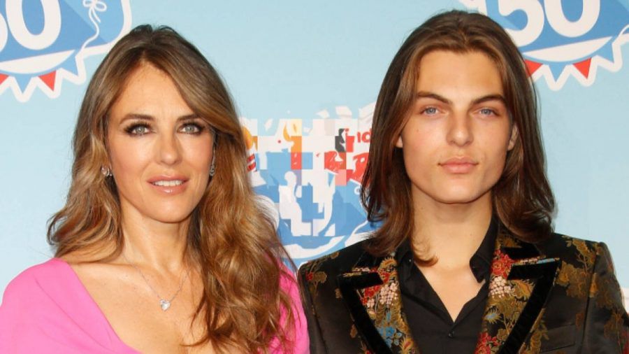Elizabeth Hurley mit ihrem Sohn Damian bei einem Event in Deutschland. (ncz/spot)