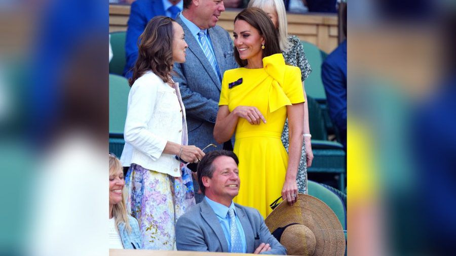 Herzogin Kate im Gespräch mit Martina Hingis. (jom/spot)