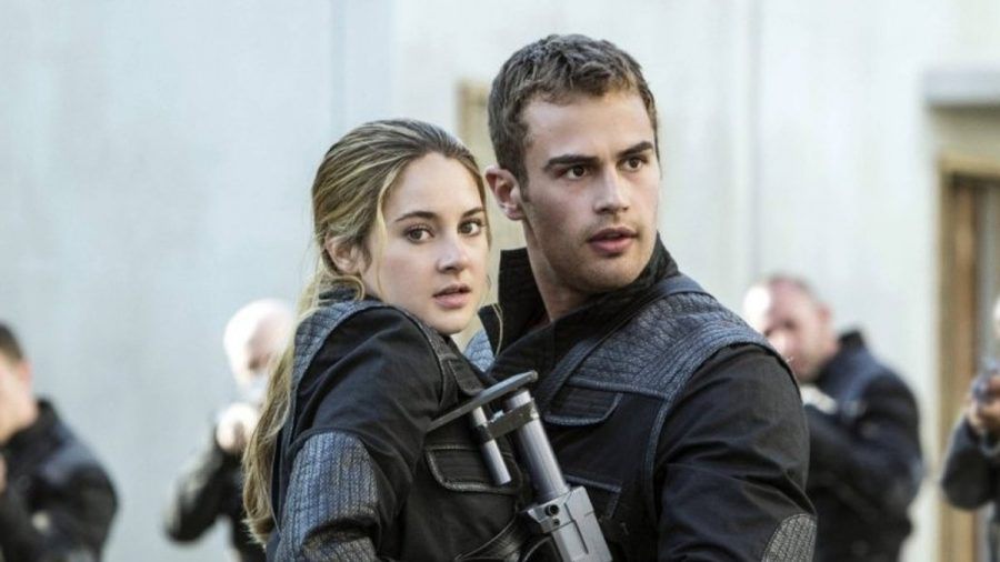 "Die Bestimmung - Divergent": Tris (Shailene Woodley) und Four (Theo James) sind in großer Gefahr. (cg/spot)