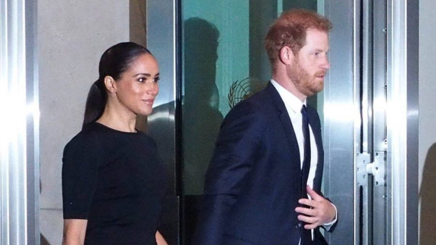 Herzogin Meghan und Prinz Harry gewähren in ihrer Netflix-Dokuserie angeblich private Einblicke. (tae/spot)