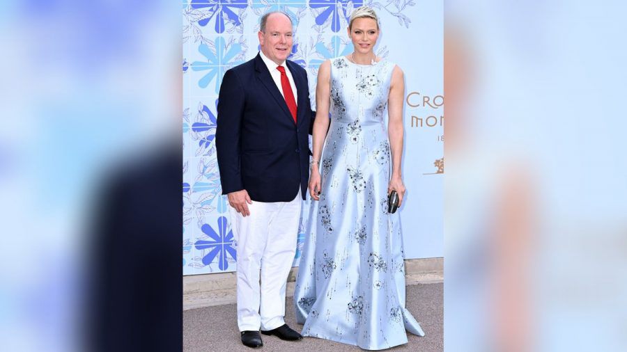 Fürst Albert II. und Charlène von Monaco beim diesjährigen Rotkreuzball. (jru/spot)