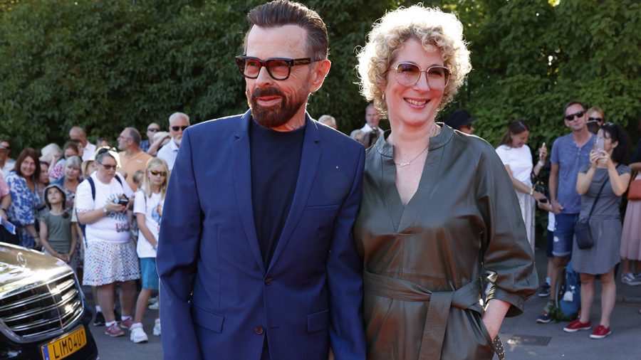 Björn Ulvaeus und Christina Sas auf dem roten Teppich