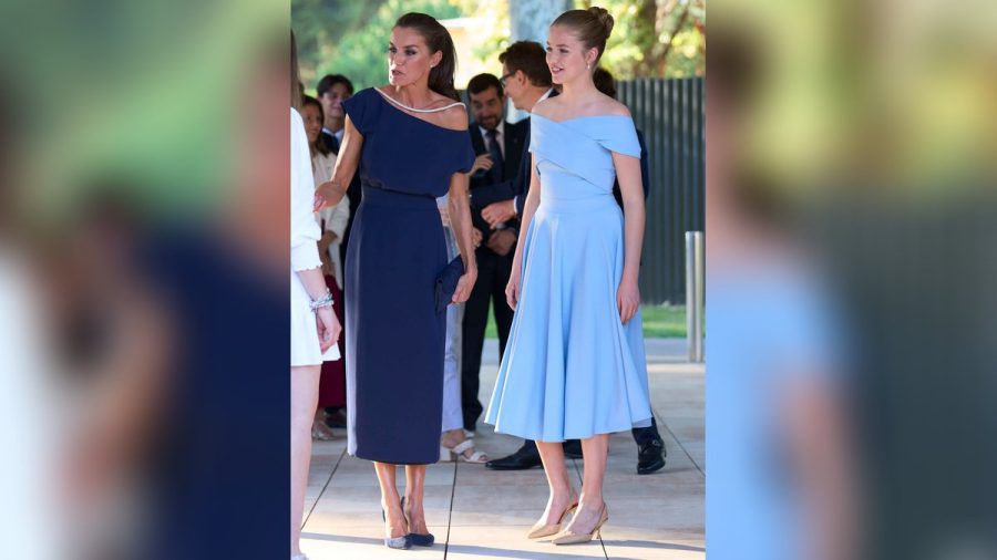 Leonor von Spanien neben ihrer Mutter Letizia. (jom/spot)