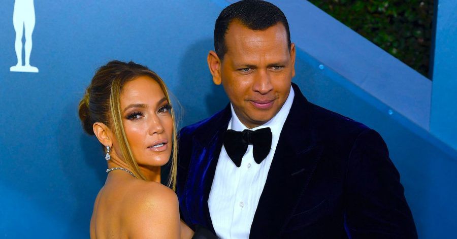 Jennifer Lopez, Schauspielerin und Sängerin, und Alex Rodriguez, ehemaliger Baseballspieler, bei der Ankunft der Screen Actors Guild Awards im Shrine Auditorium & Expo Hall (2020).