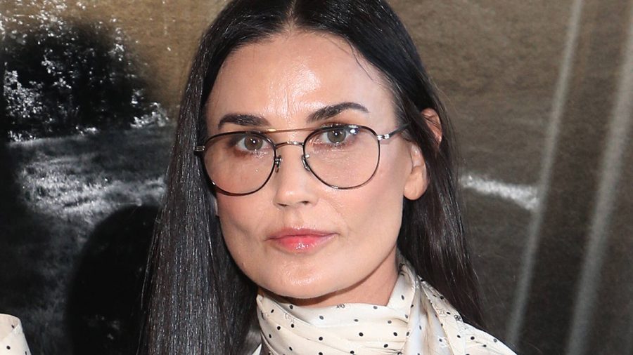 Demi Moore 2021 mit Brille
