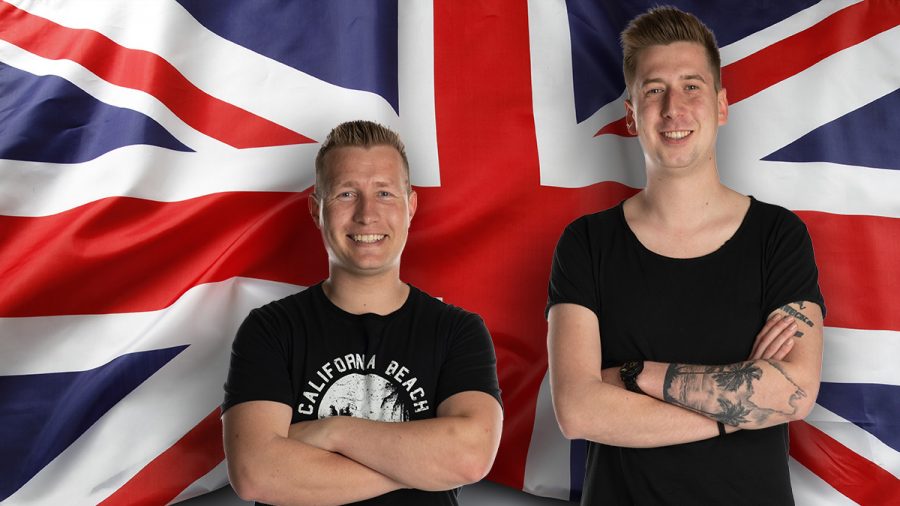 DJ Robin und Schürze vor der Union-Jack-Flagge