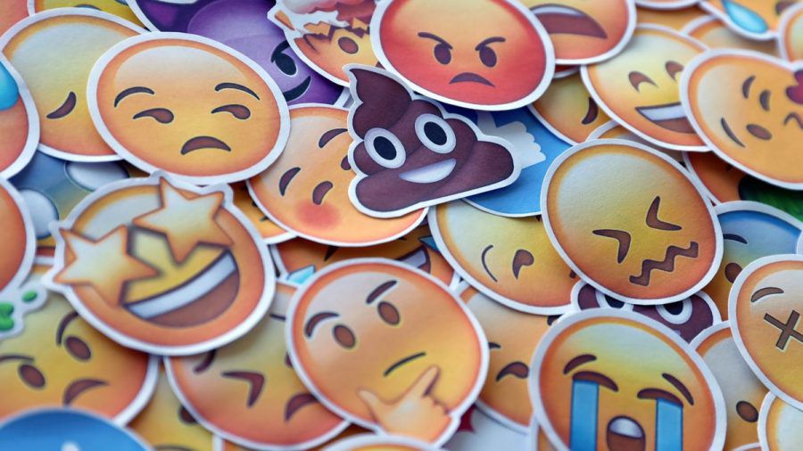 Viele Emojis sind selbsterklärend. Doch einige haben mehr als nur eine Bedeutung. (elm/spot)