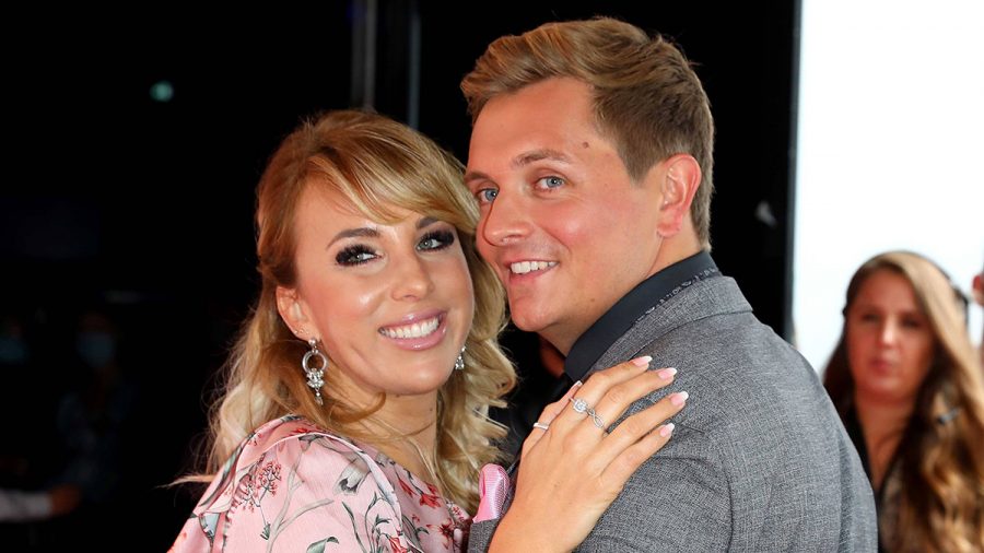 Tim Sandt mit Verlobter Annemarie Eilfeld