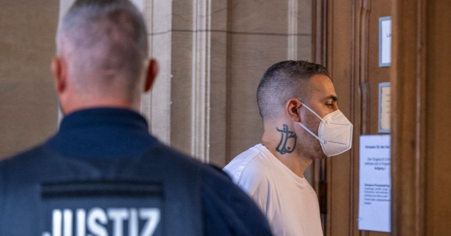 Bushido auf dem Weg in den Gerichtssaal.