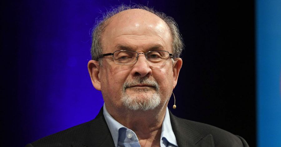 Der Schriftsteller wird seit Jahrzehnten von religiösen Fanatikern verfolgt.