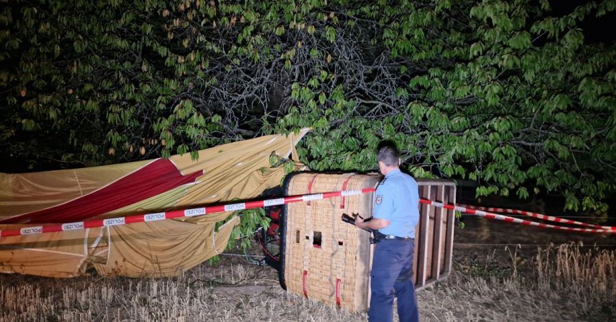 Bei einem Unfall mit einem Heißluftballon ist ein Mann in Beelitz (Landkreis Potsdam-Mittelmark) ums Leben gekommen.