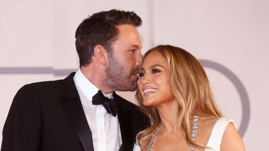 Jennifer Lopez ist glücklich mit Ben Affleck. (smi/spot)