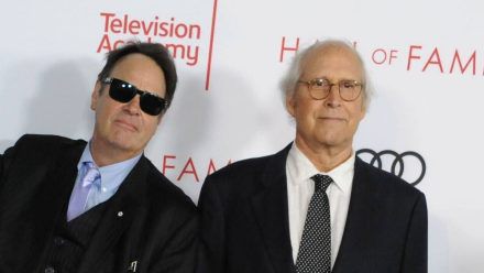 Erprobtes Duo: Dan Aykroyd (l.) und Chevy Chase, hier 2017. (smi/spot)